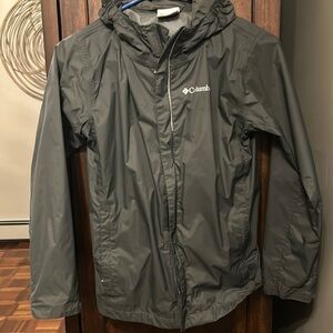 Columbia Omni tech lightweight rain jacket, size M 10-12, gray